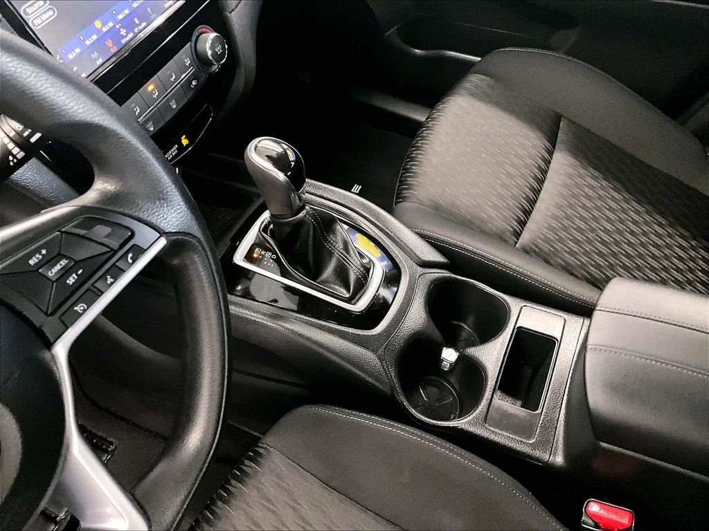 2019 Nissan Rogue — photo 20