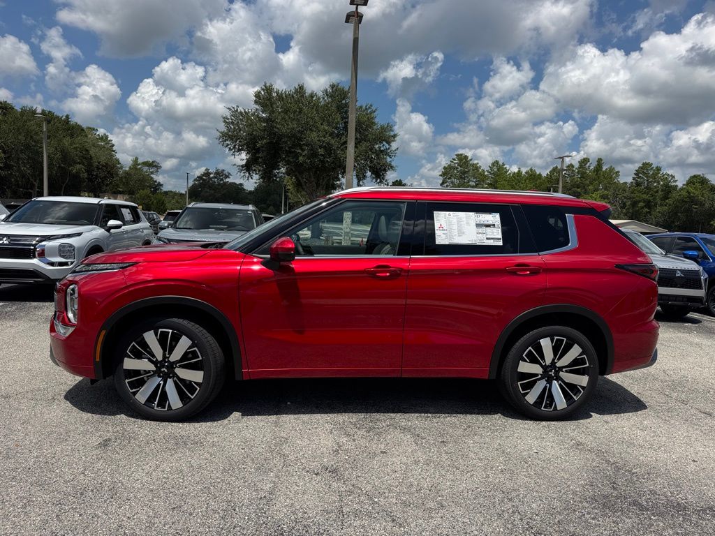 2025 Mitsubishi Outlander SEL photo 2