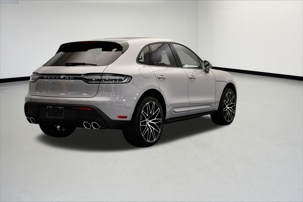 Thumbnail: 2026 Porsche Macan - 7