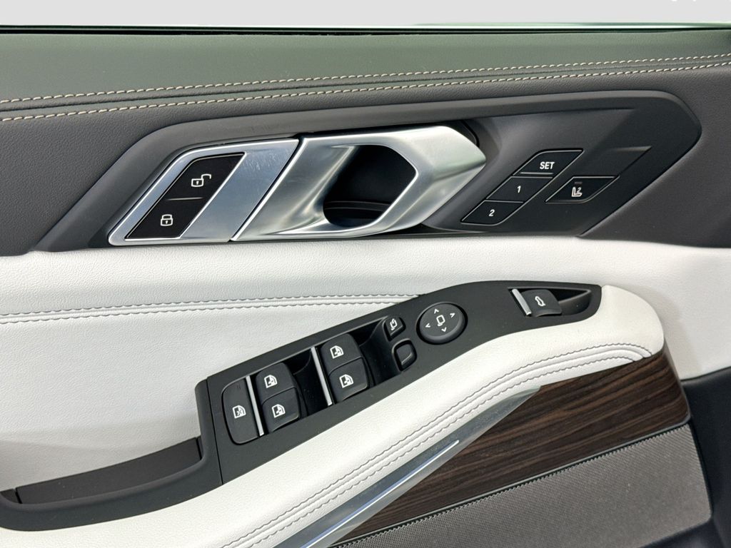 Thumbnail: 2026 BMW X5 - 22