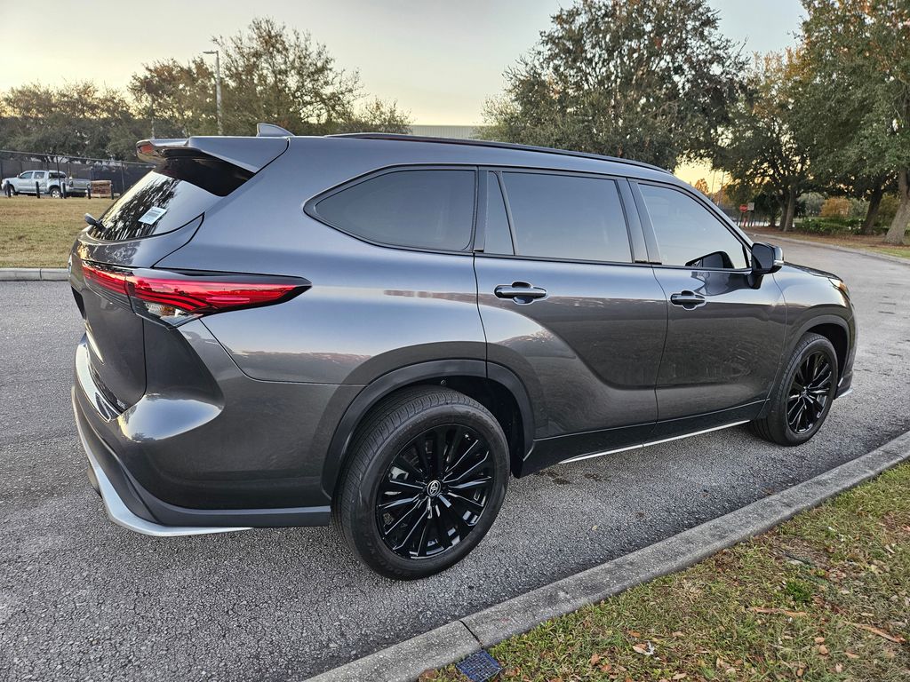 2023 Toyota Highlander XSE 5