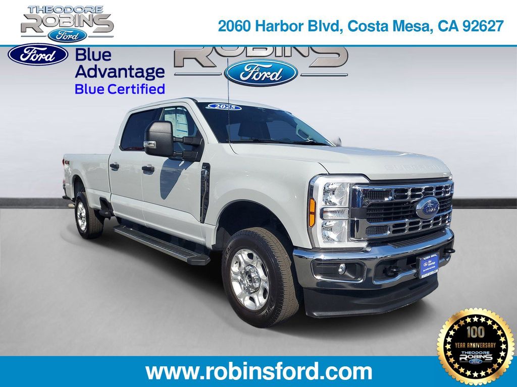 Avalanche 2025 Ford F-250 Super Duty Pickup Truck Four-Wheel Drive Automatic
