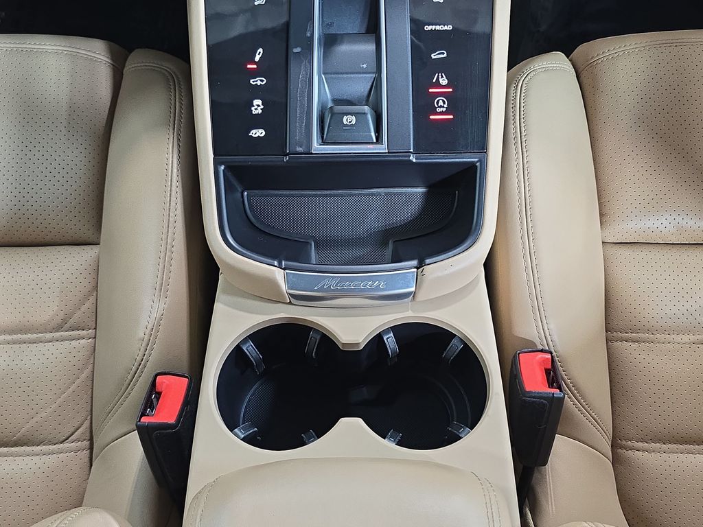 Used 2023  Porsche S image 20
