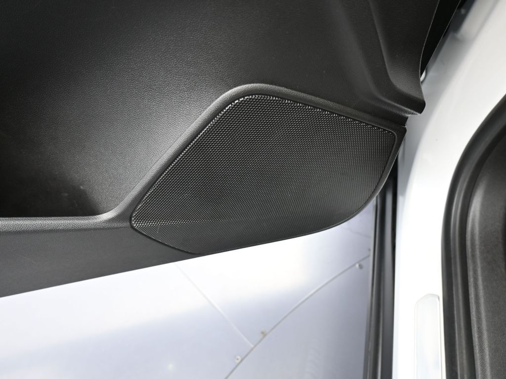 Used 2024 Crystal White Tricoat Cadillac Luxury image 14