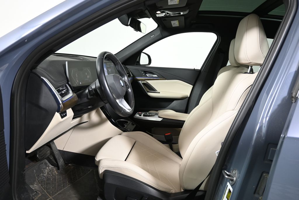 Thumbnail: 2023 BMW X1 - 3