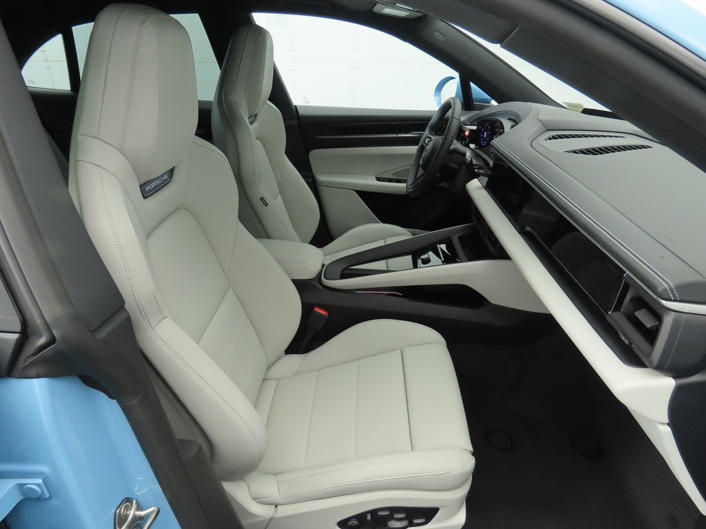 Thumbnail: 2025 Porsche Macan - 21