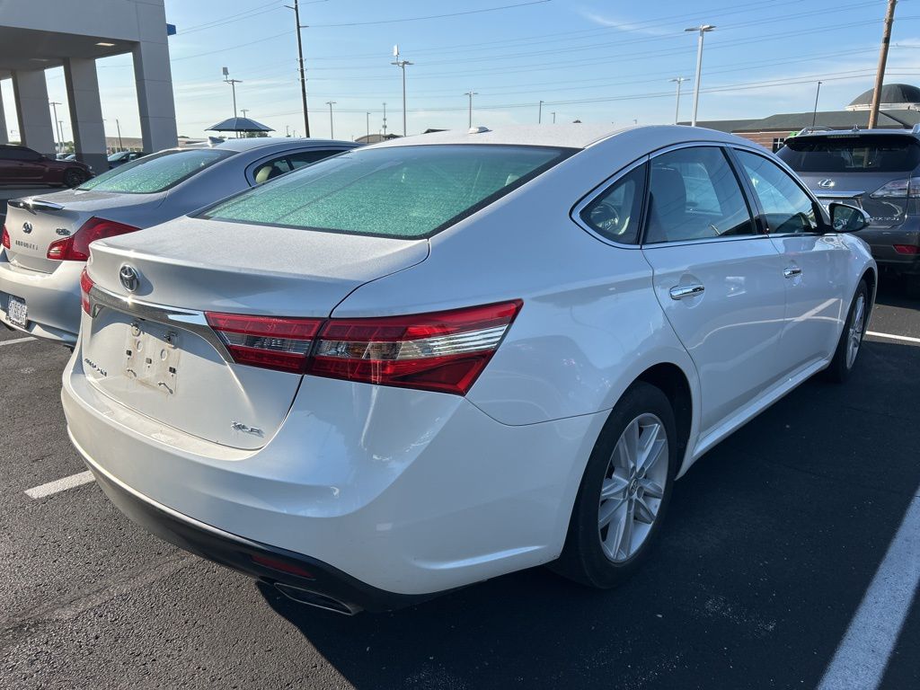 Thumbnail: 2015 Toyota Avalon - 3