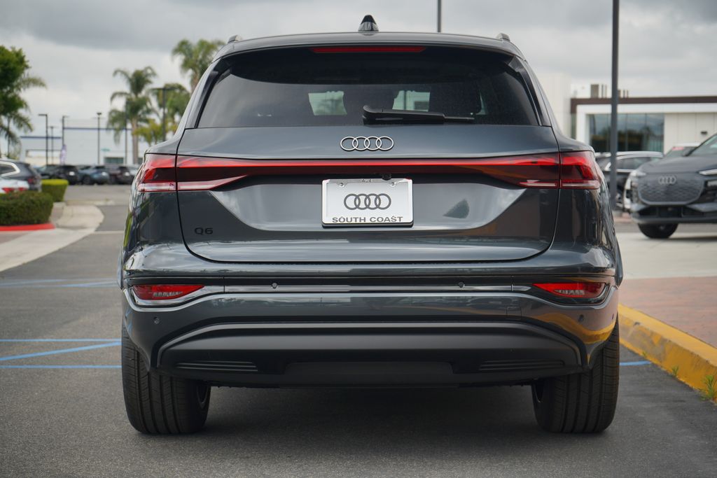 2025 Audi Q6 e-tron Premium 4
