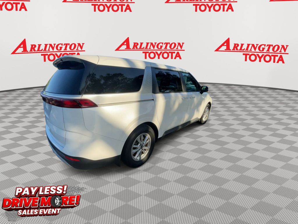 Used 2022 Kia Carnival Van