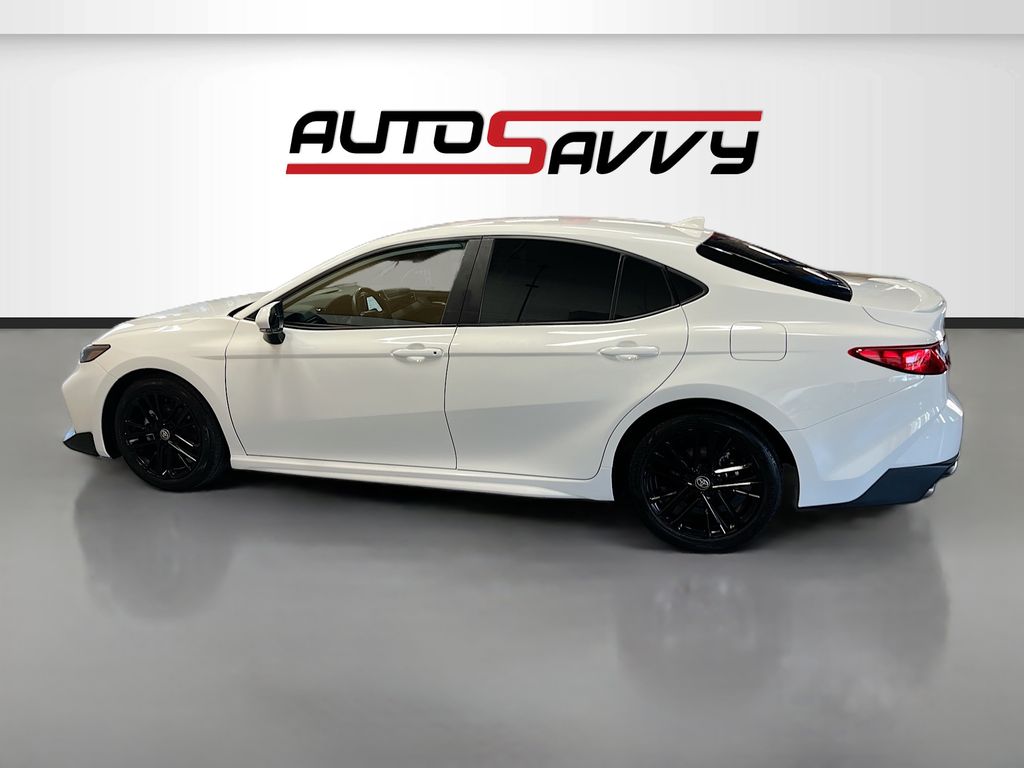 Used 2025 Ice Toyota SE image 4