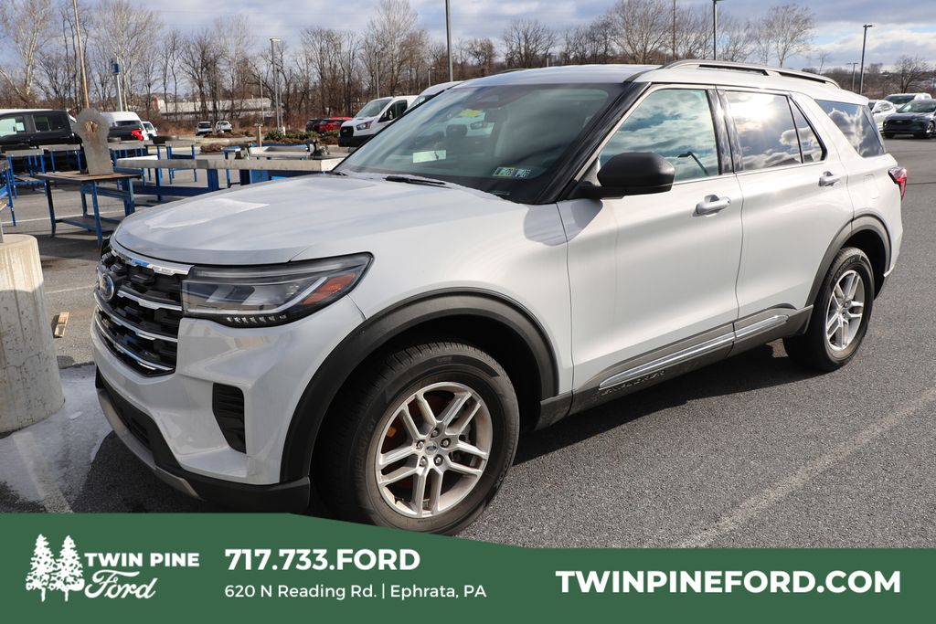 2025 Ford Explorer Active AWD