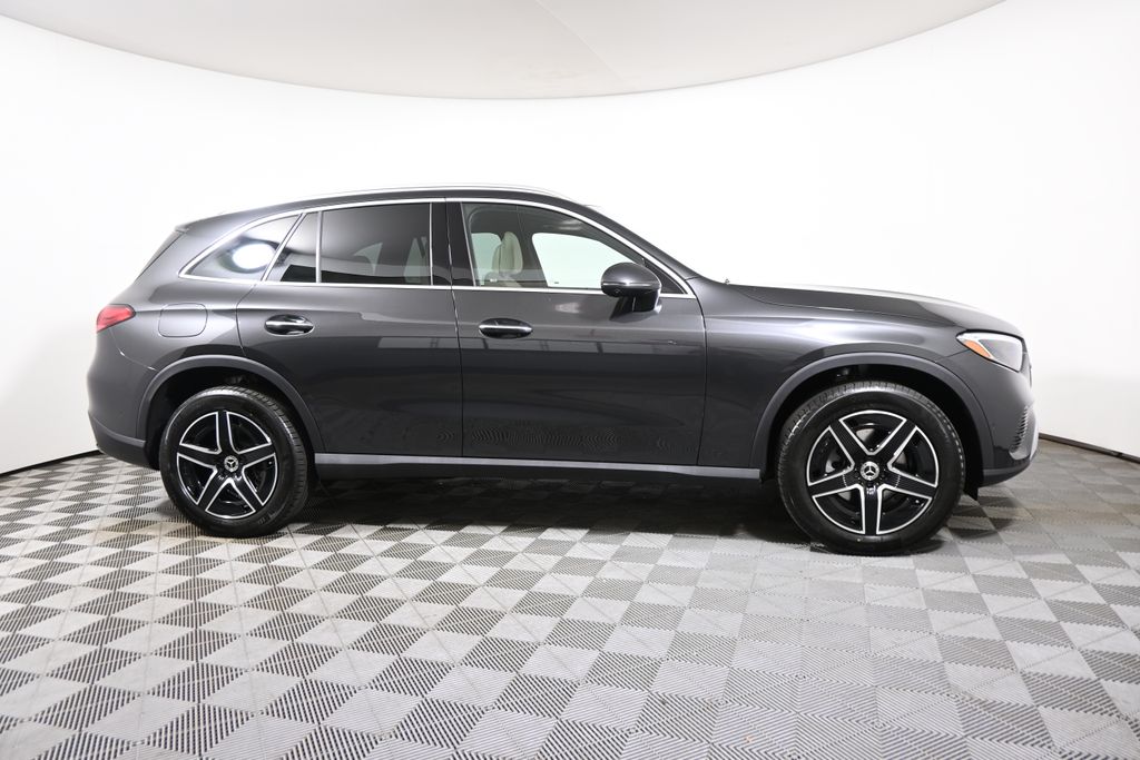 Thumbnail: 2027 Mercedes-Benz GLC - 8