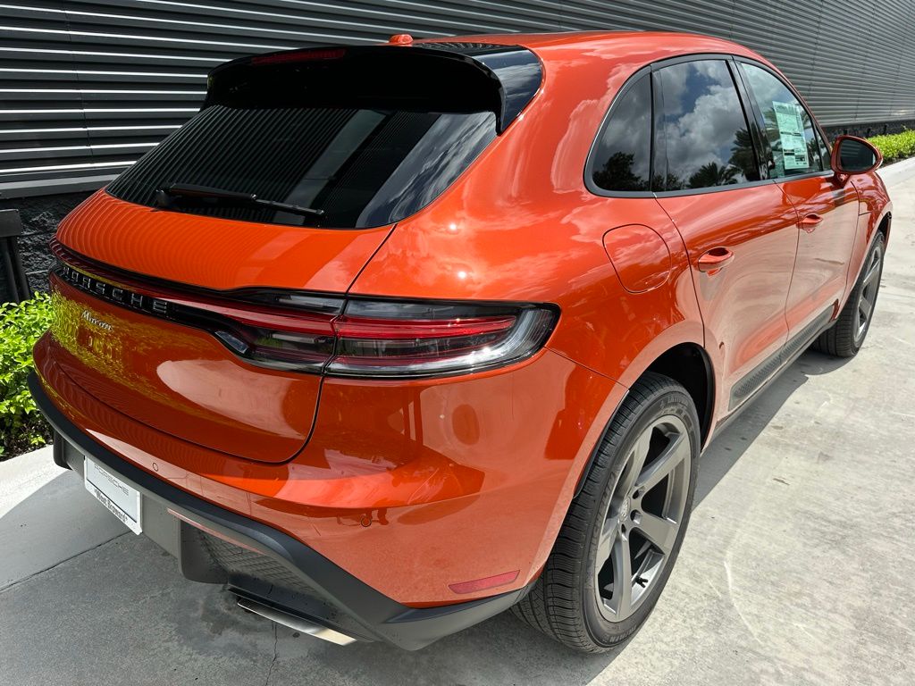 Thumbnail: 2025 Porsche Macan - 9
