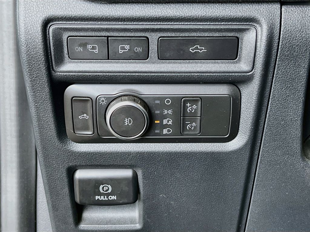 Used 2021 Gray Ford XLT image 10