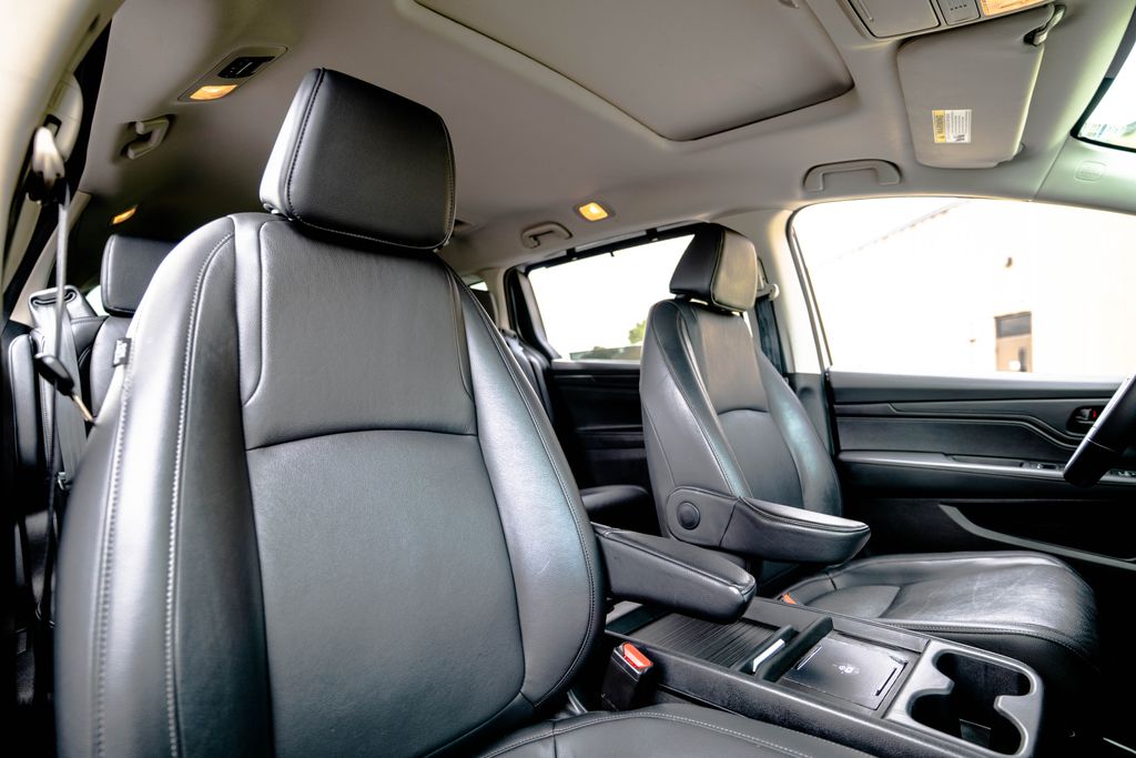 Used 2025 Honda Odyssey Van