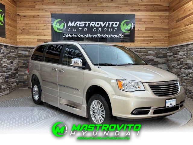 2016 Chrysler Town & Country Touring-L FWD