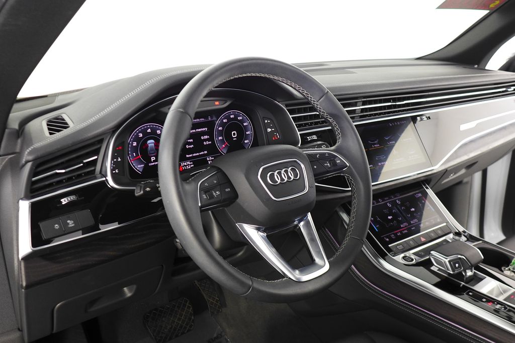 Thumbnail: 2023 Audi Q8 - 30