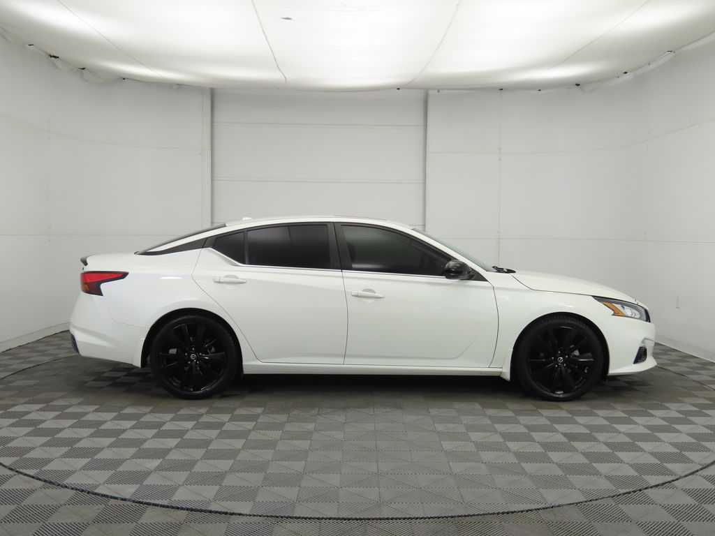 Thumbnail: 2022 Nissan Altima - 4