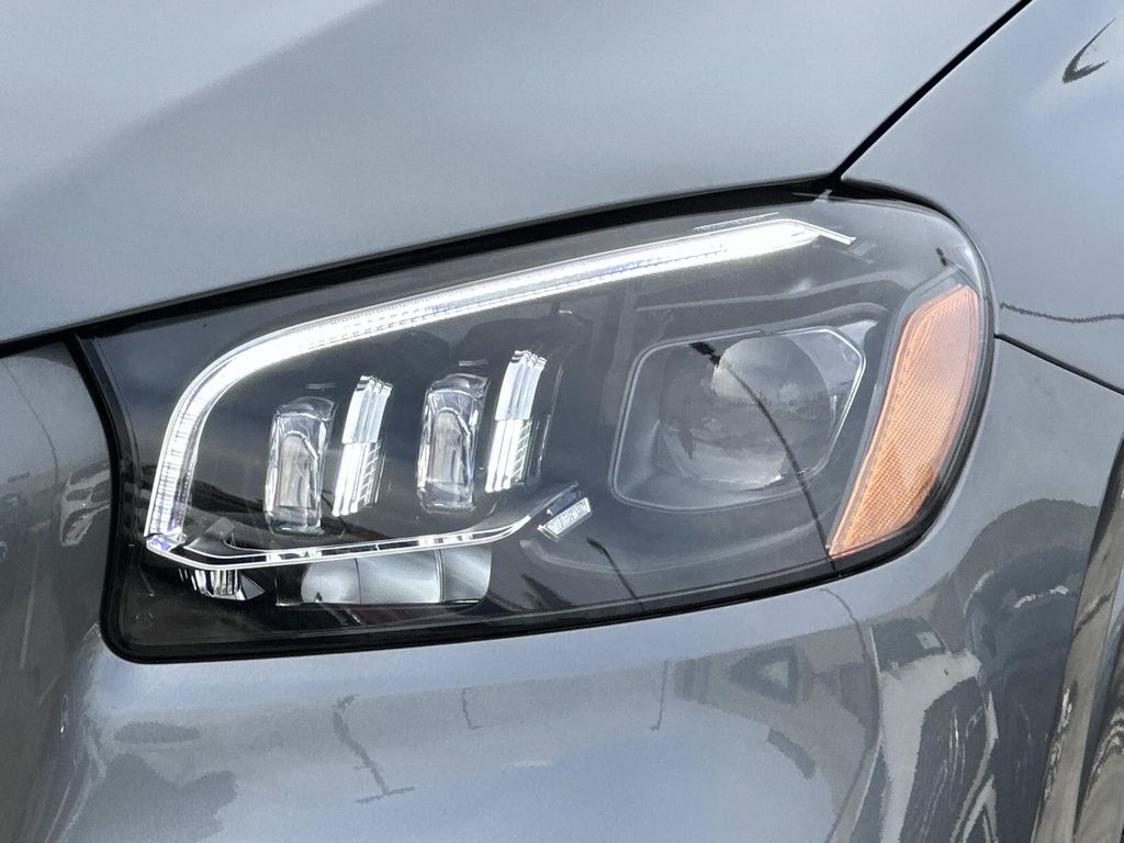 Thumbnail: 2022 Mercedes-Benz GLS - 3