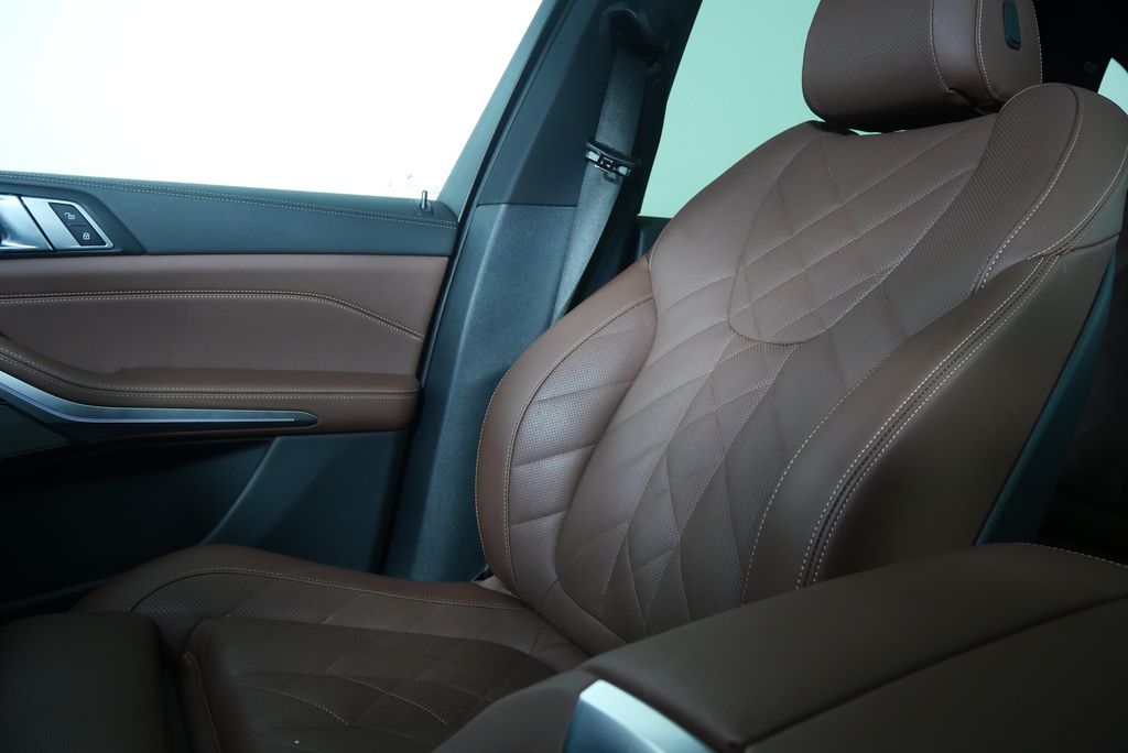 Thumbnail: 2025 BMW X5 - 29