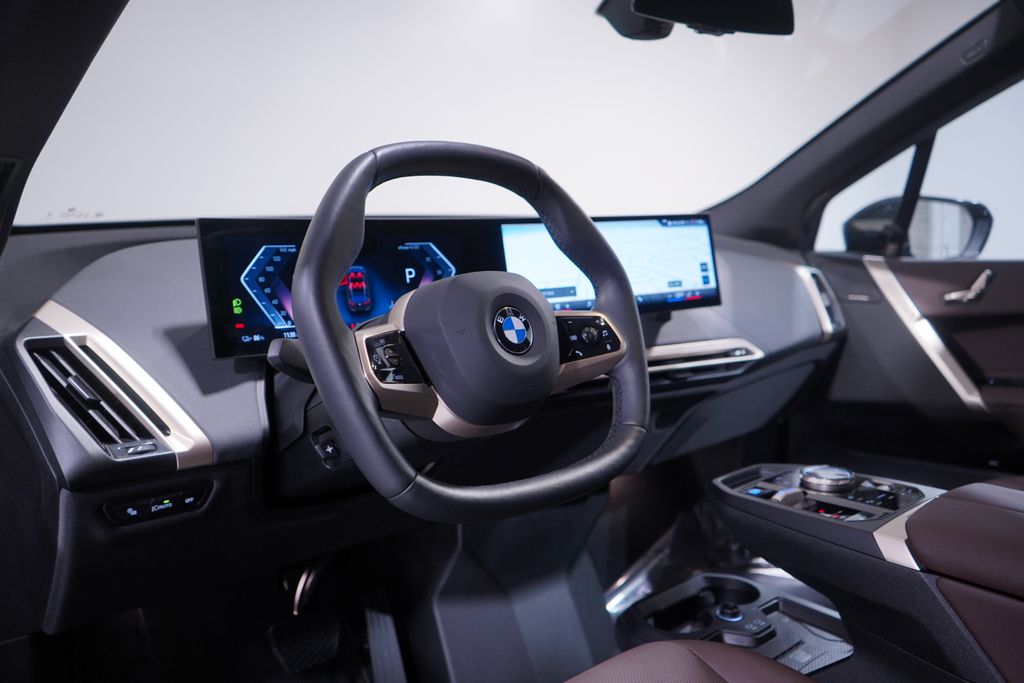 Thumbnail: 2026 BMW iX - 6