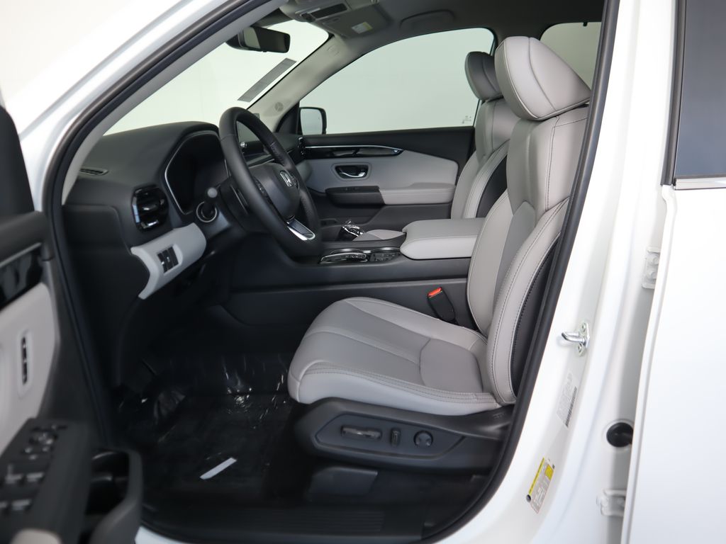 Thumbnail: 2025 Honda Pilot - 19