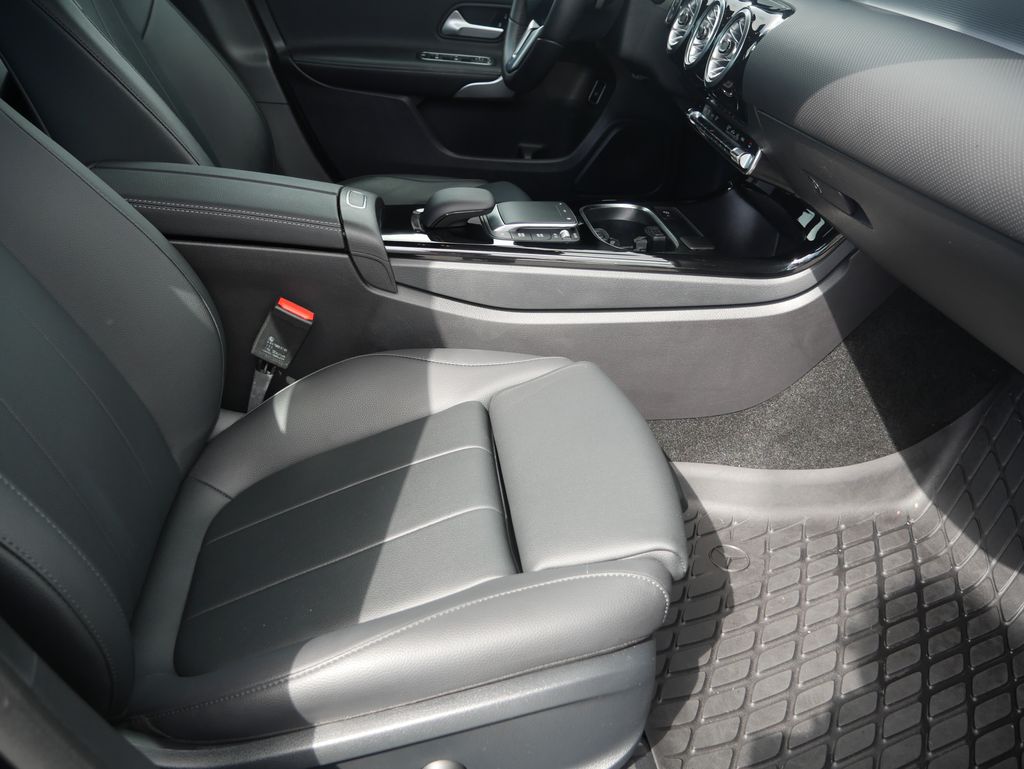 Thumbnail: 2022 Mercedes-Benz A-Class - 23