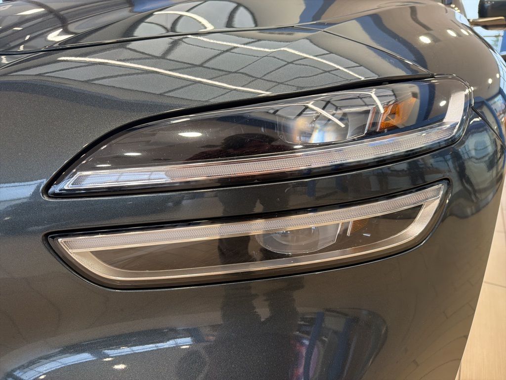 Thumbnail: 2023 Genesis G70 - 9