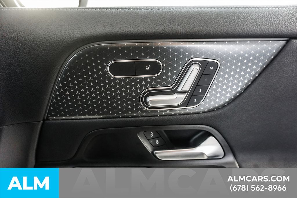 Used 2025 Black Mercedes-Benz GLA 250 image 44
