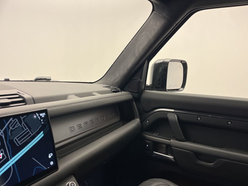 Thumbnail: 2025 Land Rover Defender - 20