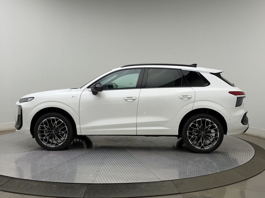 Thumbnail: 2026 Audi Q3 - 5