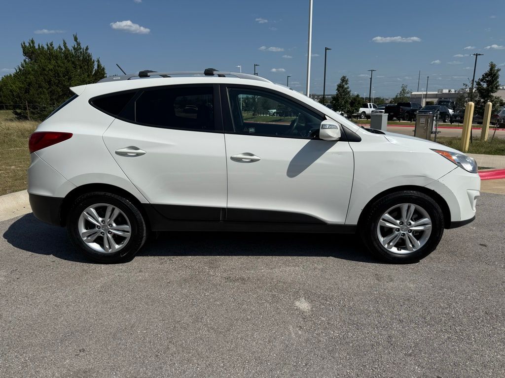 Thumbnail: 2013 Hyundai Tucson - 4