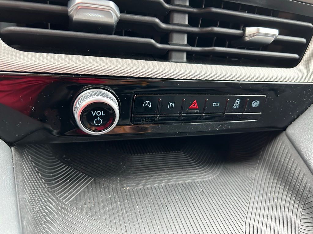 Thumbnail: 2025 Ford Explorer - 26