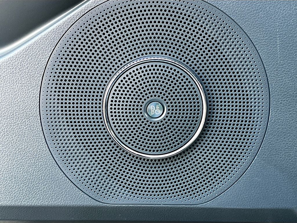 Used 2024 Silver Ford Limited image 19