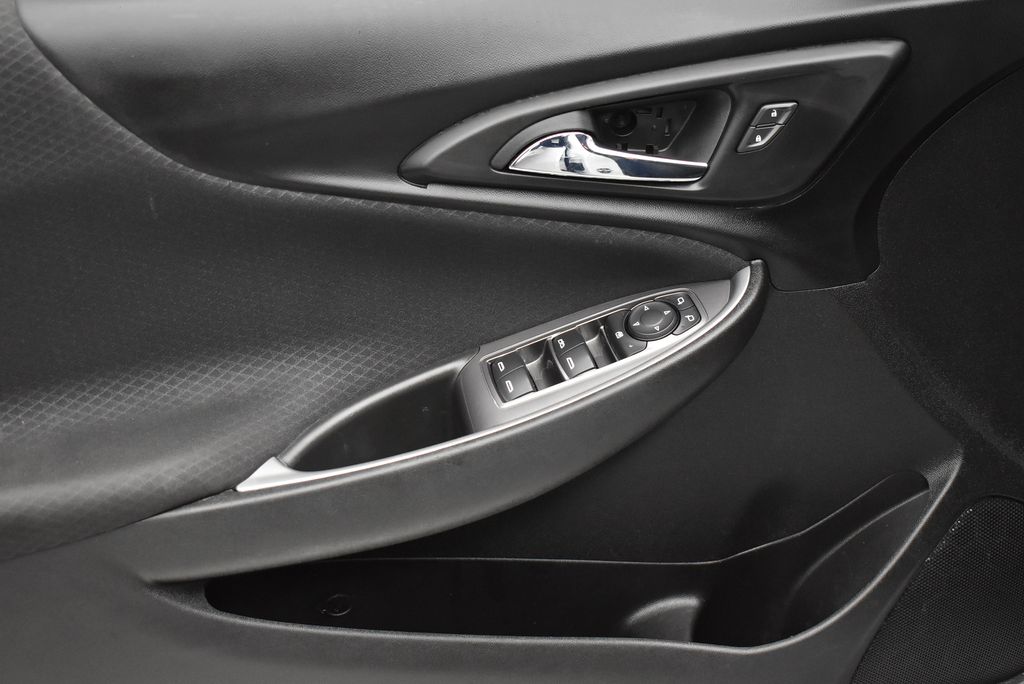 Thumbnail: 2023 Chevrolet Malibu - 11