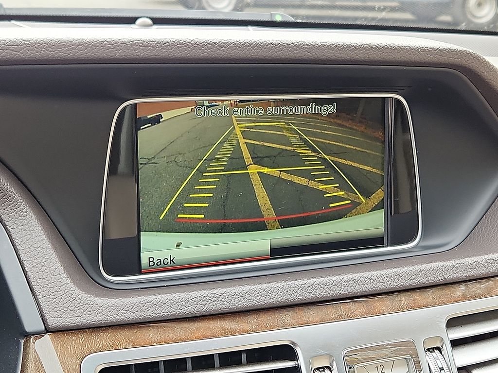 Thumbnail: 2014 Mercedes-Benz E-Class - 20