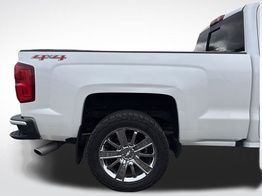 2017 Iridescent Pearl Tricoat Chevrolet Silverado 1500 High Country 4X4 Truck