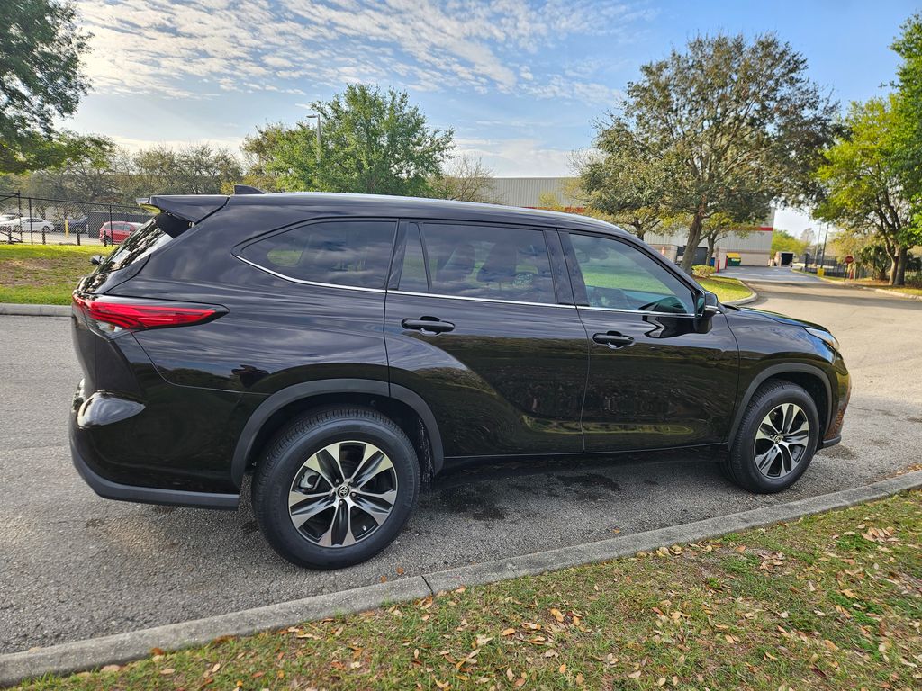 2021 Toyota Highlander XLE 5