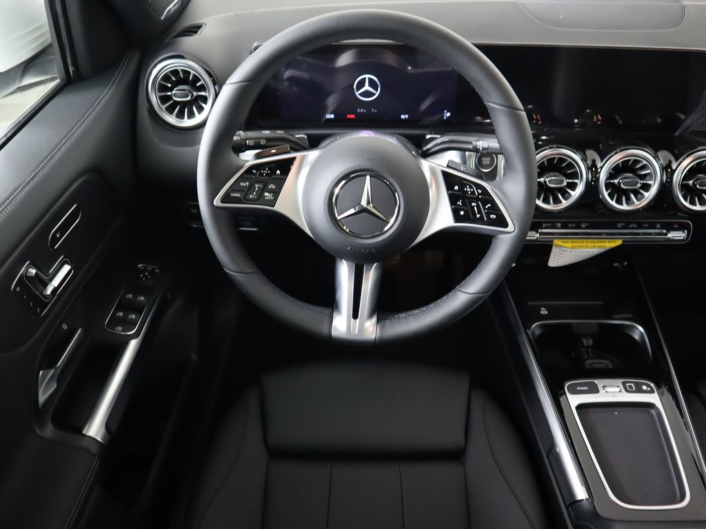Thumbnail: 2025 Mercedes-Benz EQB - 11