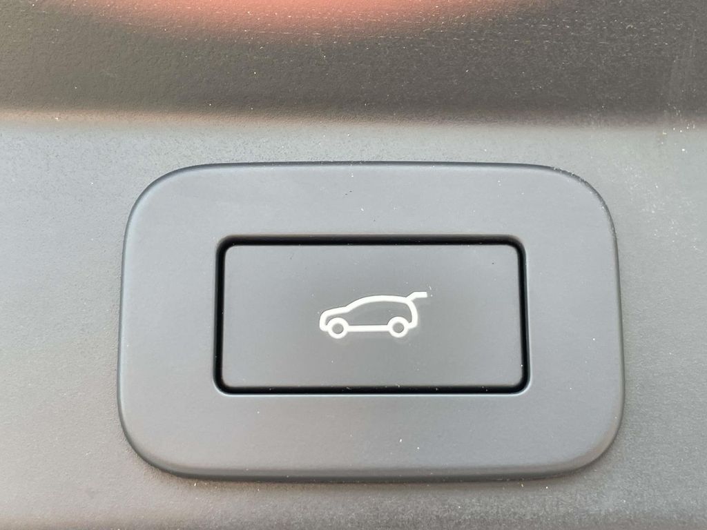 Certified Used 2023 Red Land Rover SE Dynamic image 20