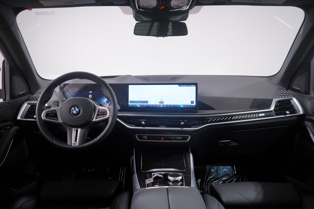 2025 BMW X5 M60i 10