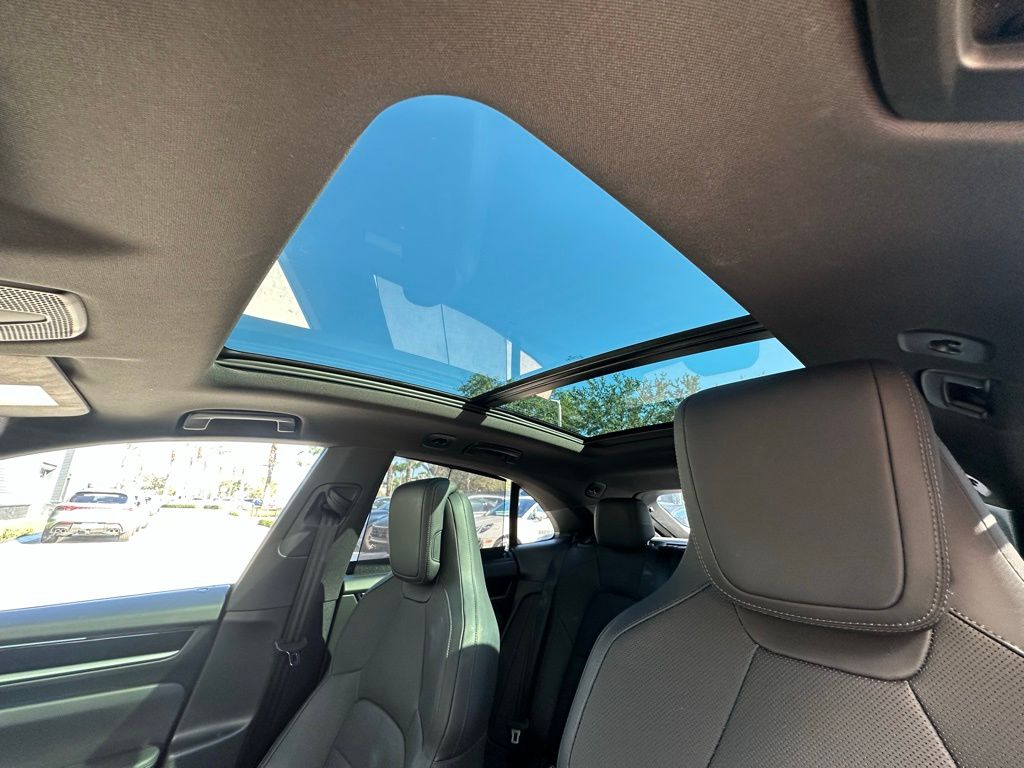 Thumbnail: 2025 Porsche Macan - 24