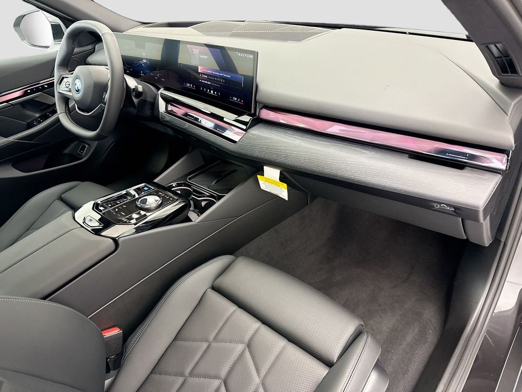 Thumbnail: 2026 BMW i5 - 16