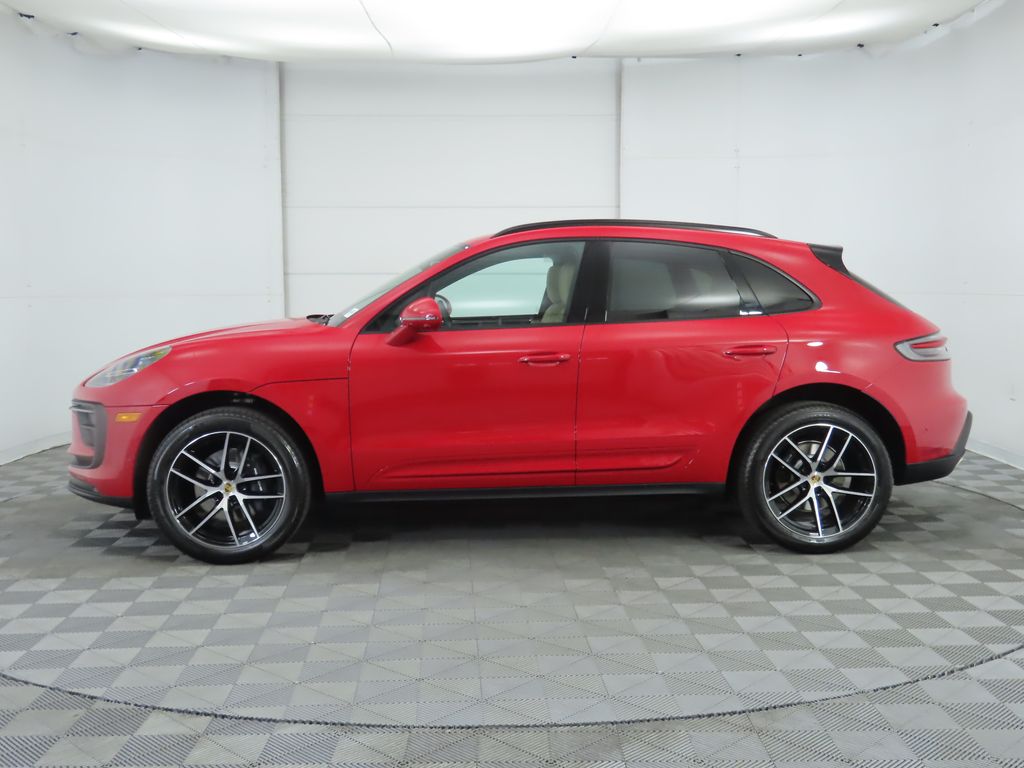 Thumbnail: 2025 Porsche Macan - 2