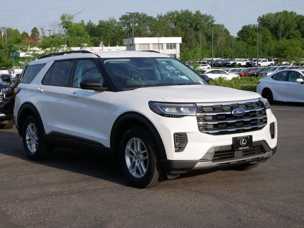 Star White Metallic TC 2026 Ford Explorer Active AWD SUV / Crossover All-Wheel Drive Automatic
