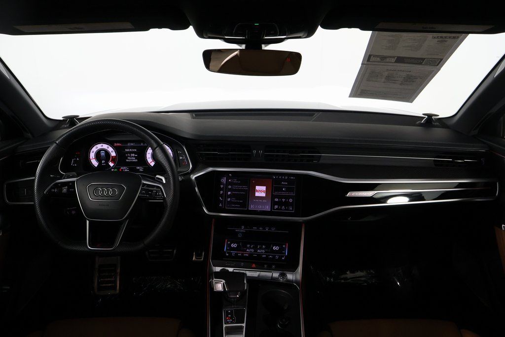 Thumbnail: 2024 Audi RS 6 - 8