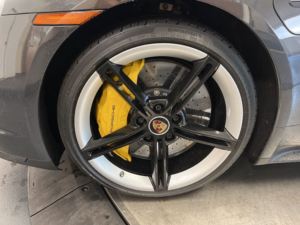 Thumbnail: 2021 Porsche Taycan - 10