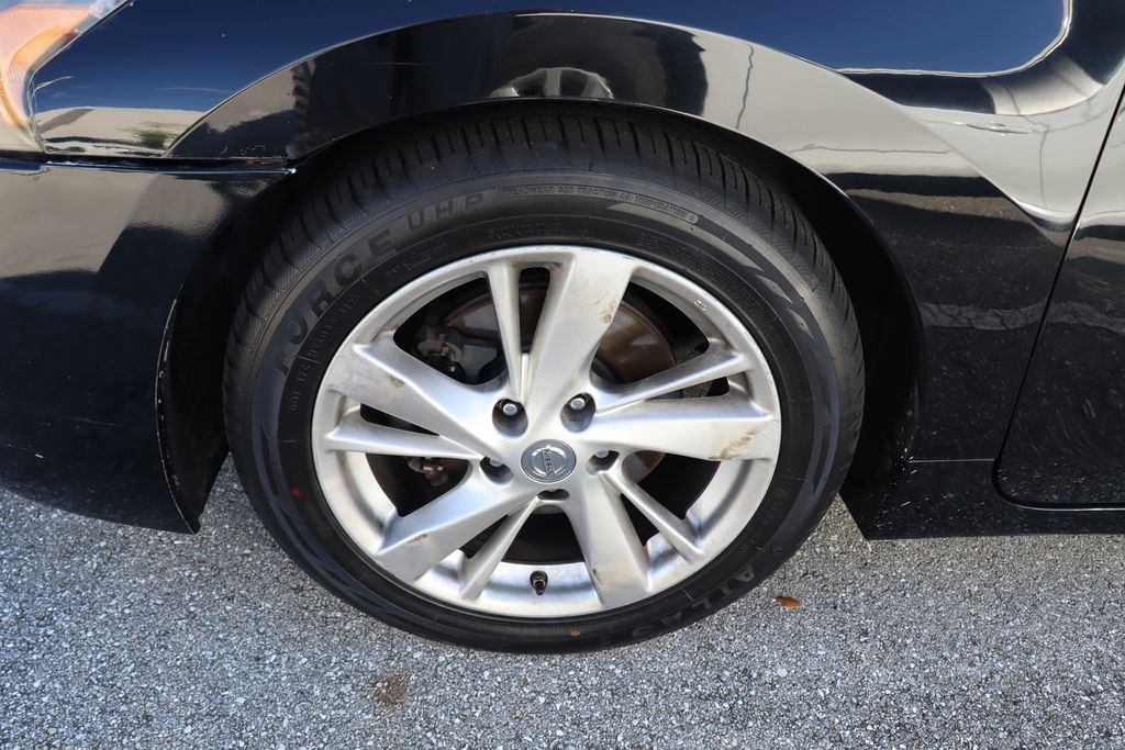 Thumbnail: 2013 Nissan Altima - 4