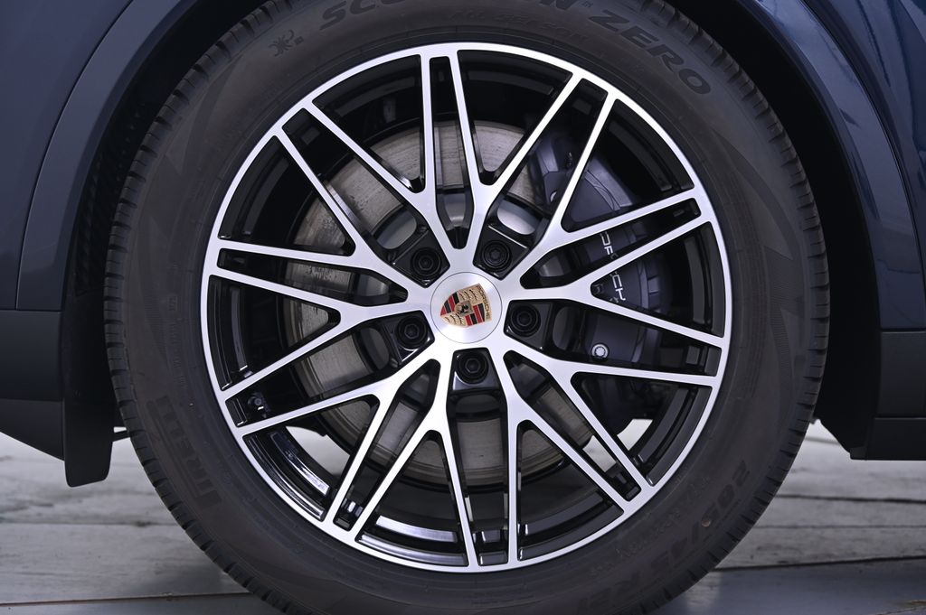 Thumbnail: 2025 Porsche  - 11