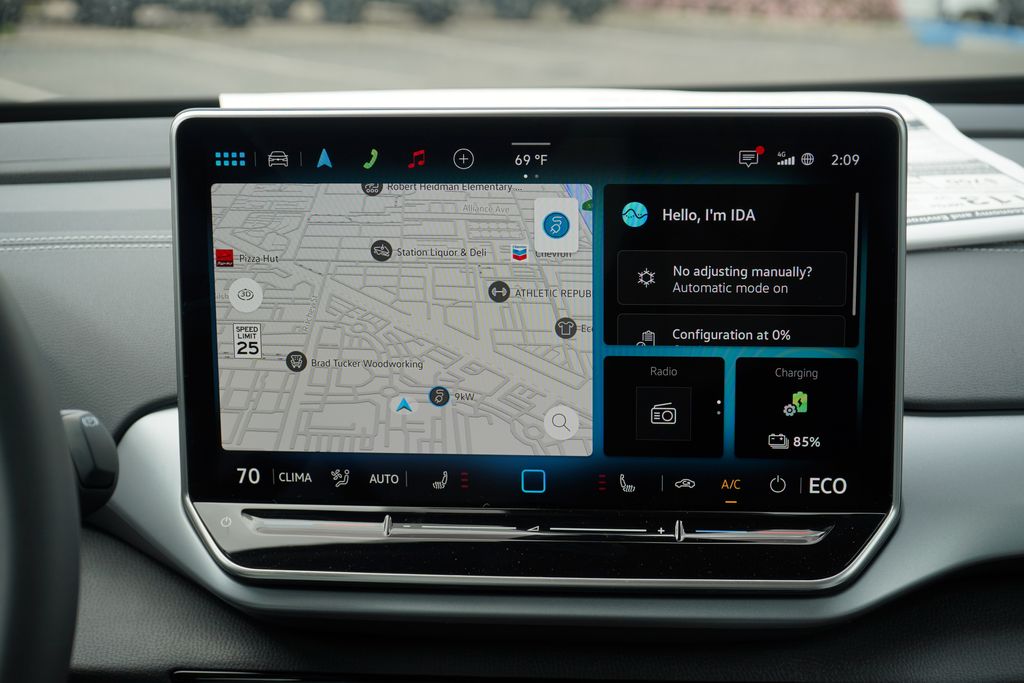 2025 Volkswagen ID.4 Pro 15